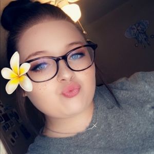 Meet your Posher, Mya